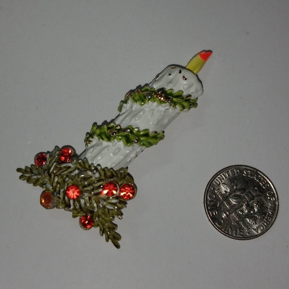 Ornate candle Xmas brooch - Picture 3 of 3
